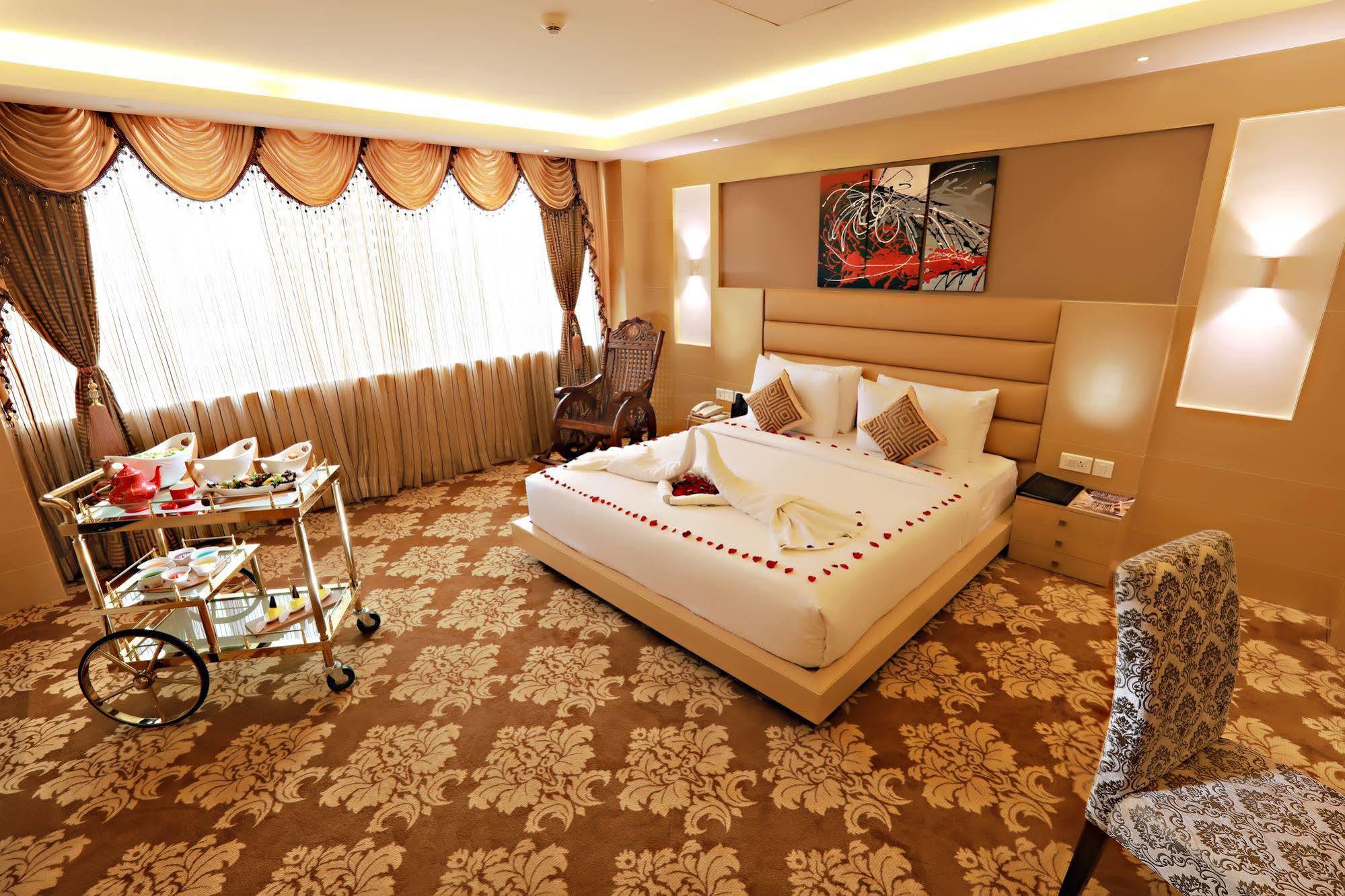 Hotel Patliputra Continental Patna  Eksteriør billede